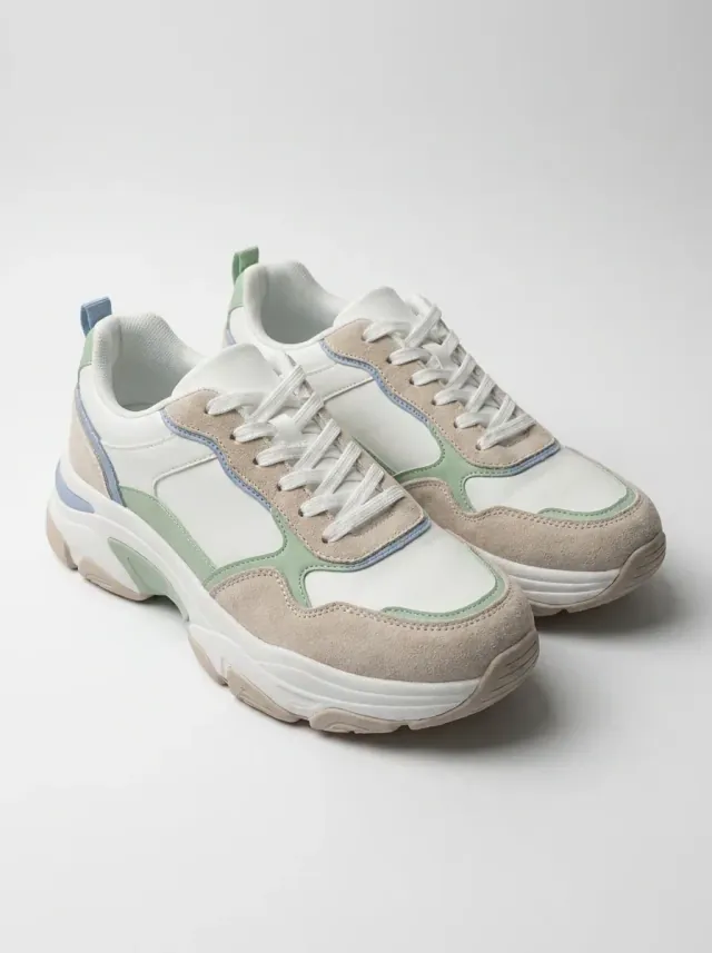 Кроссовки в стиле «Студийная съёмка»